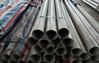 Ống inox đúc công nghiệp thường sử dụng mác thép nào?