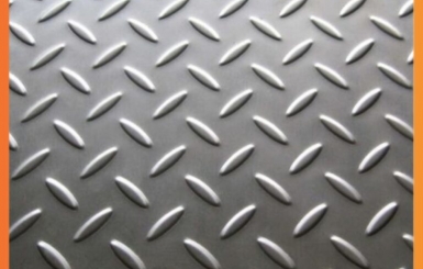 PHÂN LOẠI TẤM INOX CHỐNG TRƯỢT TRÊN THỊ TRƯỜNG