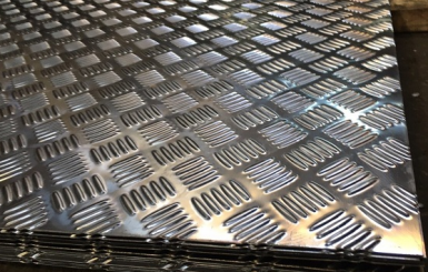 Tấm inox chống trượt - Sản phẩm bền bỉ, chống mài mòn tốt