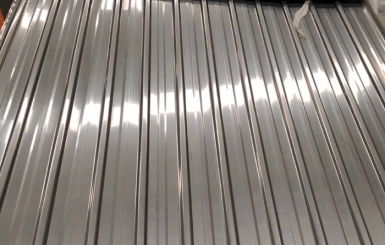 Tôn lợp inox: Đặc điểm, ưu điểm và ứng dụng trong xây dựng