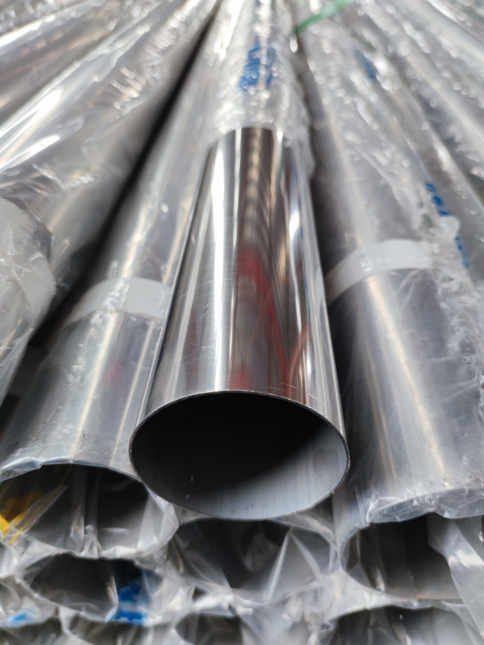 Ống inox trang trí