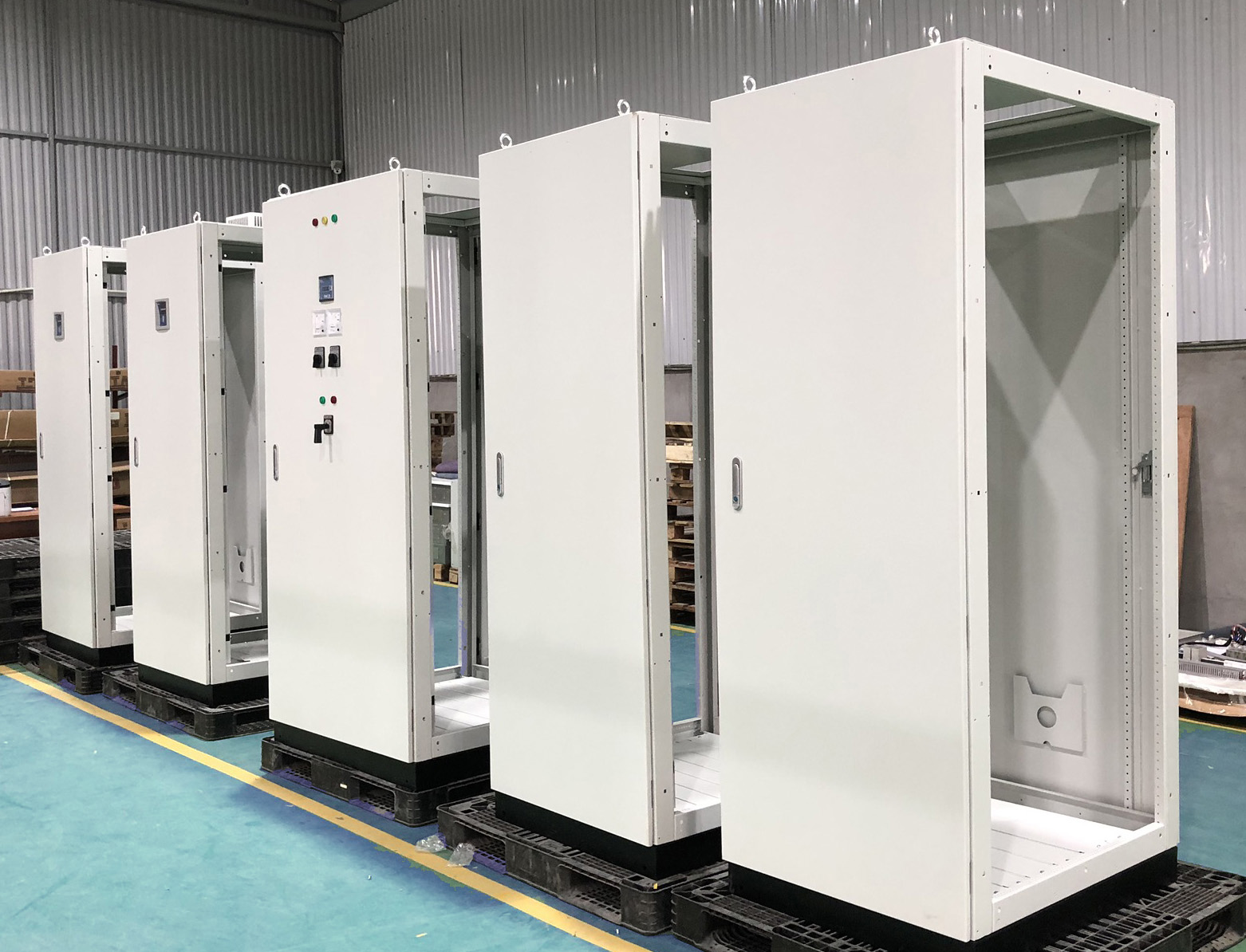 Gia công vỏ tủ điện